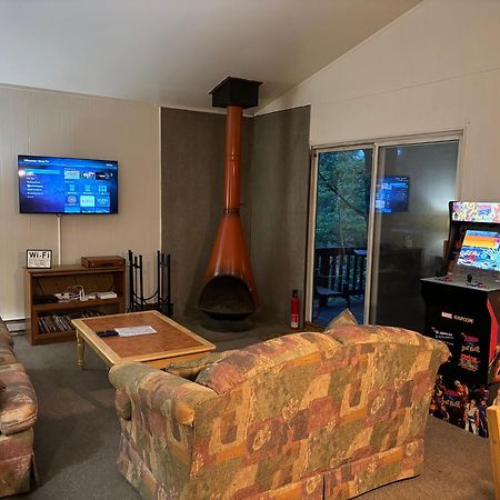 Clubhouse Lakeview Chalet 이스트스트로즈버그 외부 사진